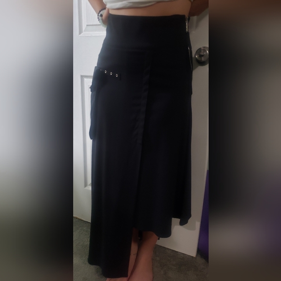 NY 77 asymmetrical pocket skirt - Picture 2 of 8